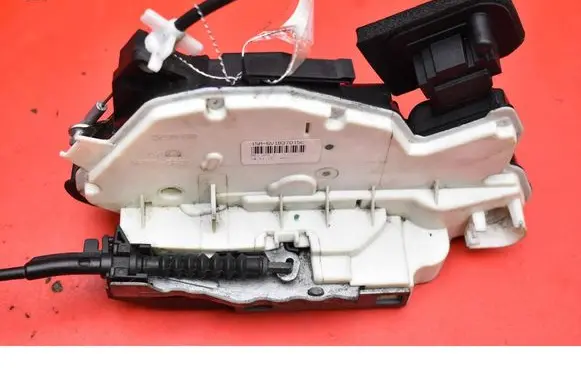 Skoda Yeti (5L) Front door lock 6V1837015C