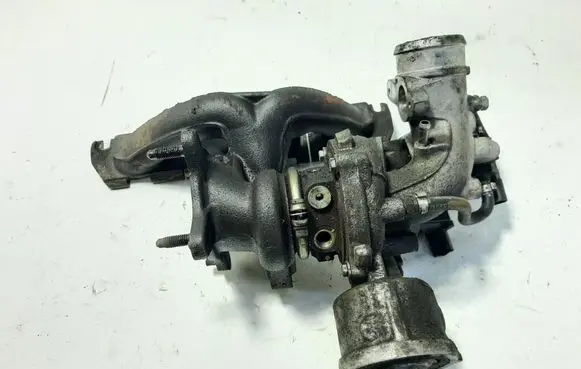 Audi A4 S4 B8 8K Turbo 06H145701L 06H145710D