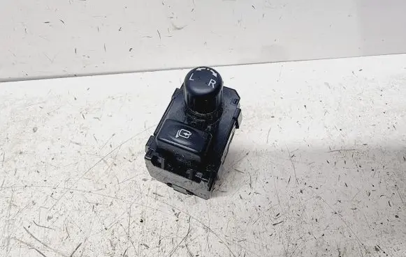 Nissan Pulsar Wing mirror switch 255701AM0A