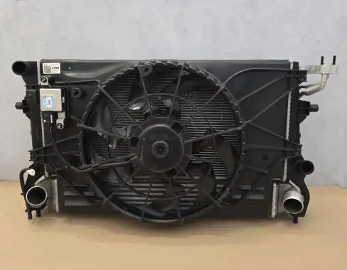 Hyundai i30 Radiator set 25304J7890