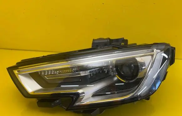 Audi A3 S3 8V Headlight/headlamp 8V0941005E