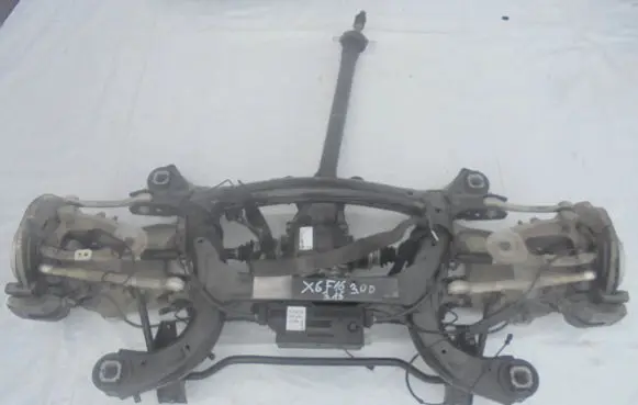 BMW X6 F16 Rear axle beam with reductor 6985636