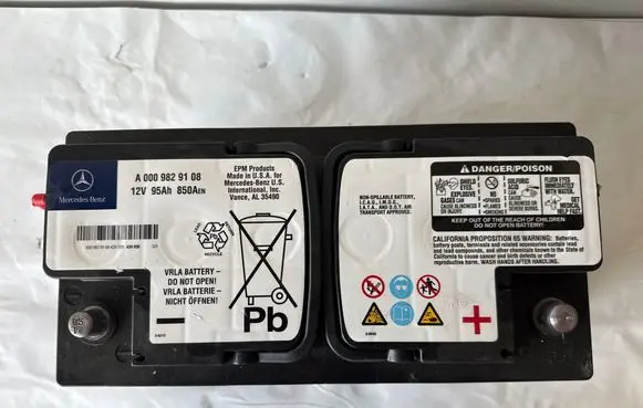 Mercedes-Benz GLS X166 Car battery A0009829108