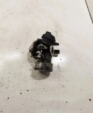 Audi A6 S6 C5 4B EGR valve 038131501AA 332301068