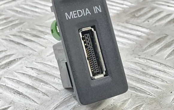 USB socket connector