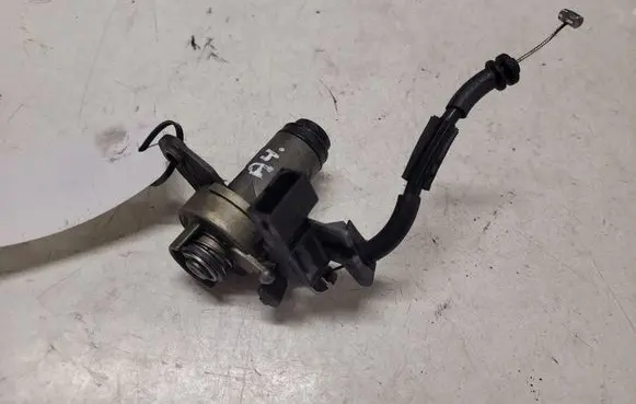 Audi A4 S4 B7 8E 8H Tailgate/trunk/boot lock/catch/latch 8E0827573