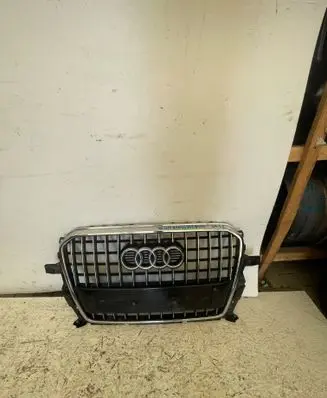 Audi Q5 SQ5 Front bumper upper radiator grill 8r0853651
