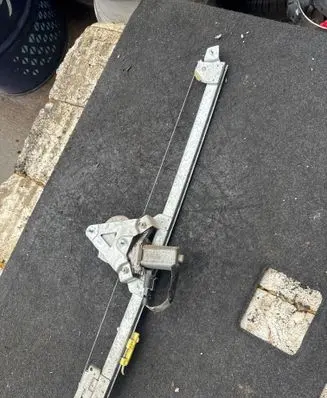 Opel Vivaro Front door window regulator with motor 37103001