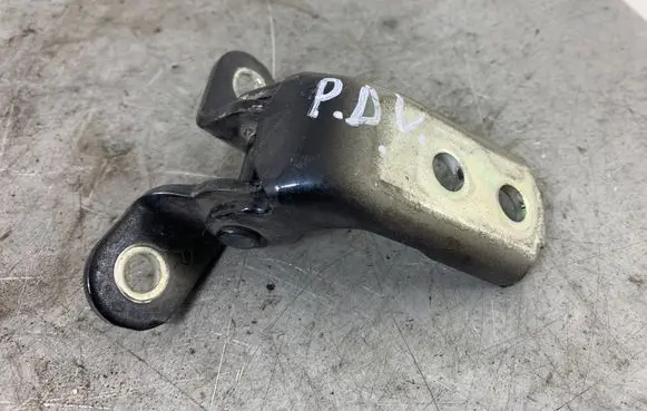 Toyota Avensis T270 Front door upper hinge