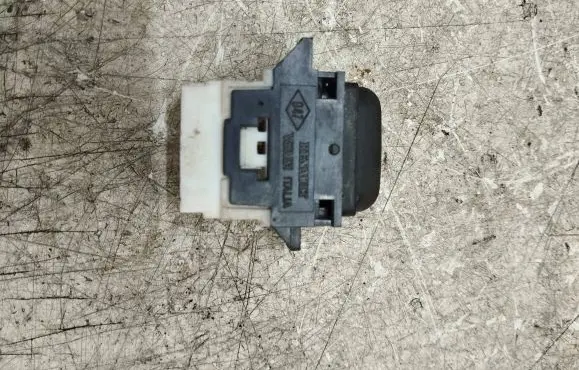 Renault Laguna I Electric window control switch