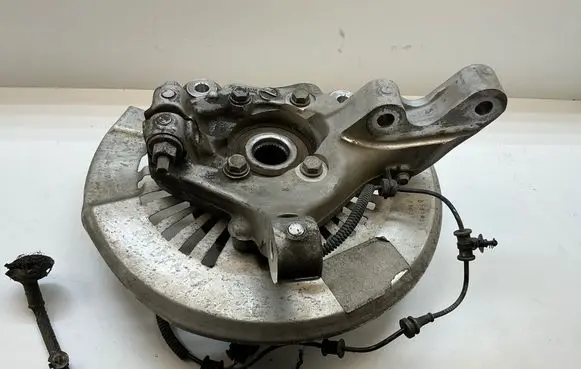 Chrysler Pacifica Front wheel hub 68189018AC