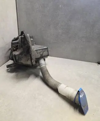 Volkswagen Tiguan Windshield washer fluid reservoir/tank 5N0955453