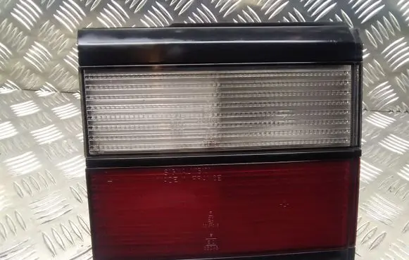 Volkswagen PASSAT B3 Tailgate rear/tail lights 333945107 333945259