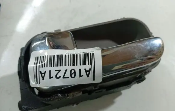 Nissan Almera Tino Front door interior handle 