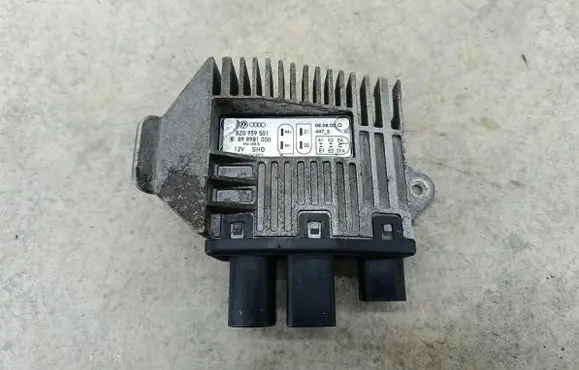 Audi A2 Coolant fan relay 8Z0959501