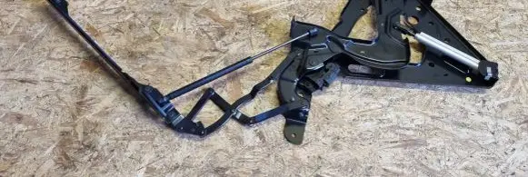 Renault Megane II Convertible roof hinge 8200361118 E84827652A