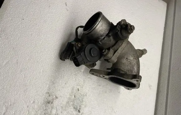 Toyota Avensis Verso Throttle valve 8967221020