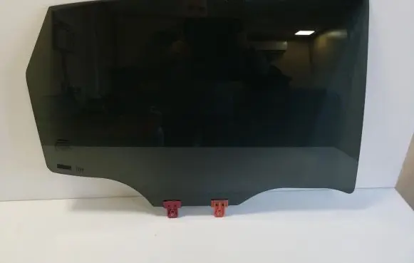 Nissan Qashqai J12 Rear door window glass