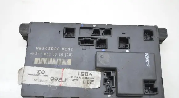 Mercedes-Benz E W211 Door control unit/module 2118200326 14843668