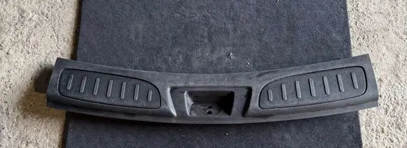 Dodge Durango III Trunk/boot sill cover protection 100980020BLR