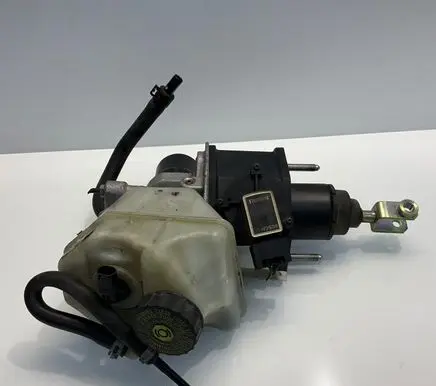 Mercedes-Benz E W211 Master brake cylinder A2114300302 2114300302