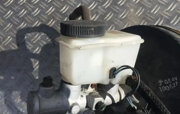 Mazda 626 Master brake cylinder