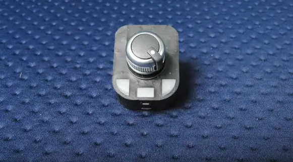 Audi TT TTS Mk2 Wing mirror switch 8V0959565C