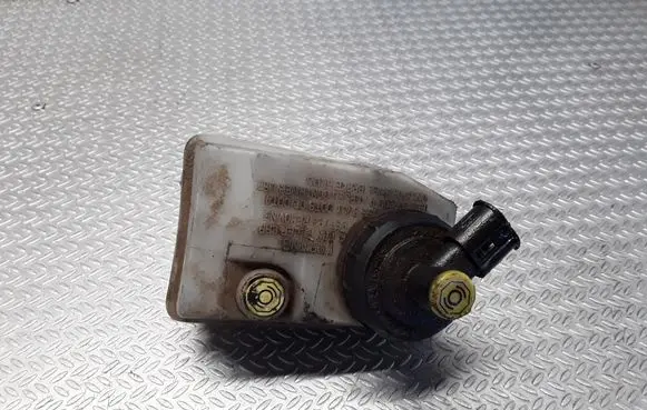 Brake fluid reservoir
