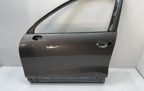 Porsche Cayenne (92A) Front door 