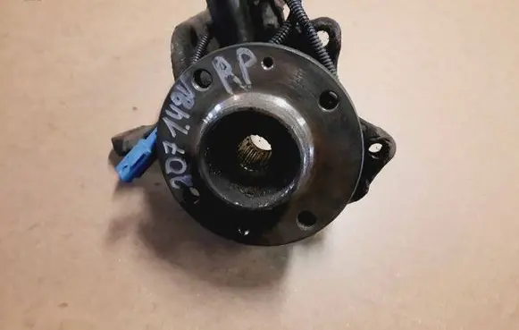 Peugeot 207 Front wheel hub spindle knuckle