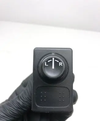 Nissan Almera Tino Wing mirror switch 