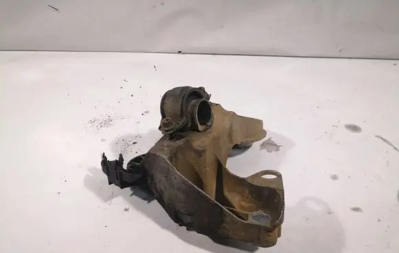 Audi A4 S4 B6 8E 8H Engine mounting bracket 8E0199352