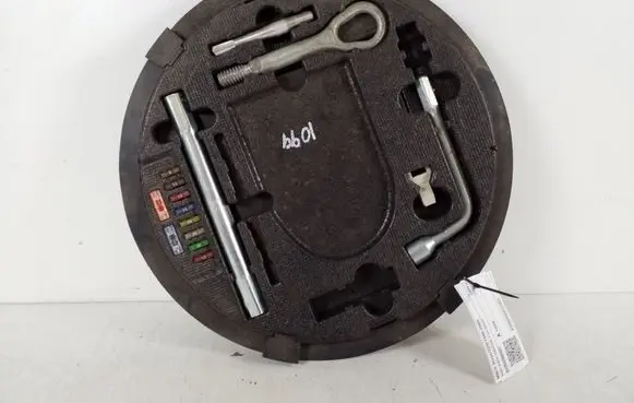 Mercedes-Benz S W220 Tool set A2205800005