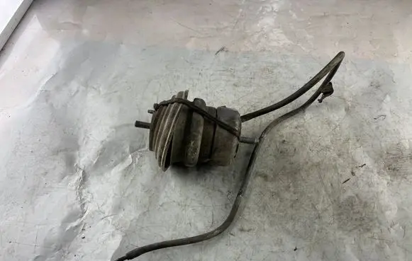 Jaguar XJ X351 Engine mount bracket 6W836A003AD