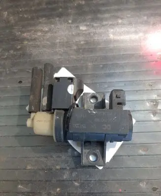 Nissan Juke I F15 Turbo solenoid valve 8200790180