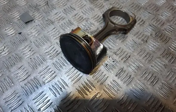 Volkswagen Routan Piston 