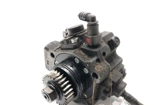 Renault Megane III Fuel injection high pressure pump 0445010250