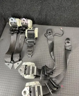 Jaguar XF X250 Set of seat belts 8X23F611B09 8X23F611B08 8X23F611B68