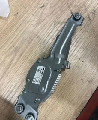 Hyundai Tucson IV NX4 Rear window wiper motor 0390205513 93700N9100