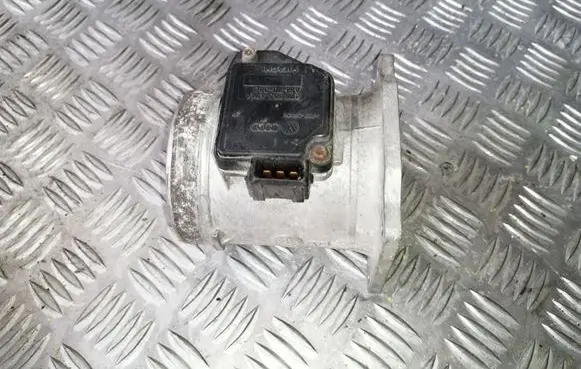 Audi A6 S6 C5 4B Mass air flow meter 078133471A
