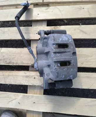 Ford Mustang VI Front brake caliper 2B3022B294