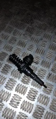 Audi A4 S4 B6 8E 8H Fuel injector 038130073AJ
