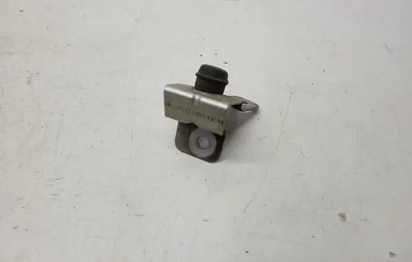 Opel Insignia A Radiator support slam panel bracket 13248768