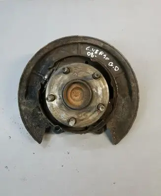 Toyota Corolla Verso AR10 Rear wheel hub 