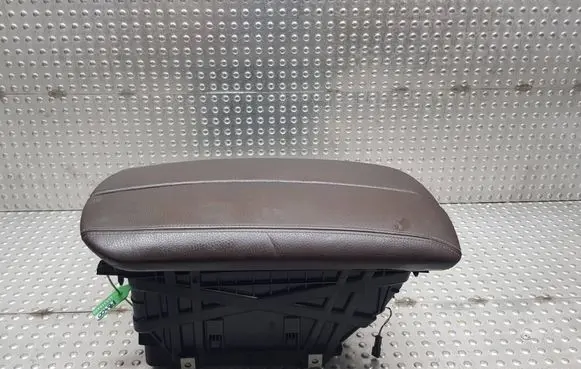 BMW X5 F15 Armrest S26370400 105070381C