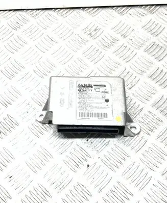 Renault Megane II Airbag control unit/module 8200481127 604289600 F046CG70332