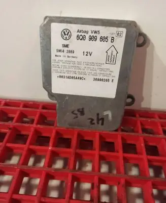 Volkswagen PASSAT B5 Airbag control unit/module 6Q0909605B 5WK42869 36990205E
