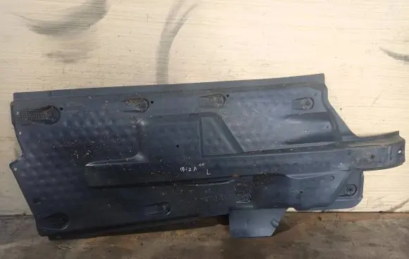 Seat Ibiza IV (6J,6P) Engine splash shield/under tray 6Q0825202N