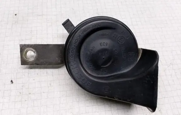 Nissan Almera N16 Horn signal 703881157