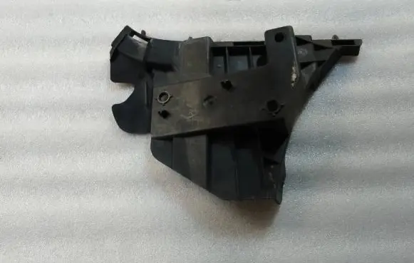 Volvo S80 Front bumper mounting bracket 31265345